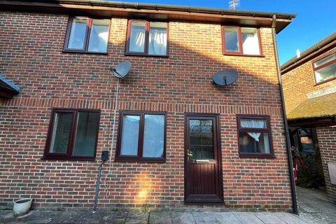 1 bedroom flat to rent, Harris Court, Liphook, GU30