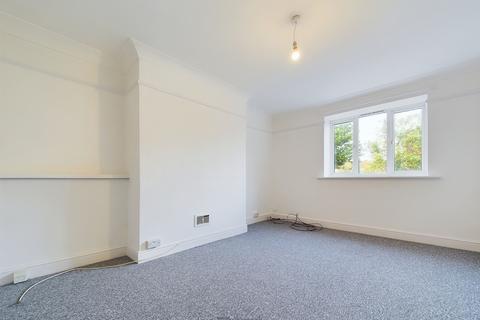 2 bedroom ground floor flat to rent, Highland Road, High Court Highland Road, PO4