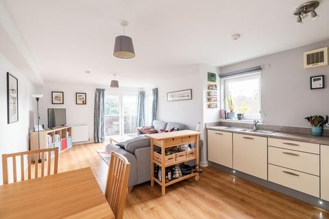 2 bedroom flat for sale, Broughton Road, Edinburgh EH7