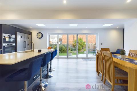 83 Challinor, Church Langley, Harlow, CM17 9XD
