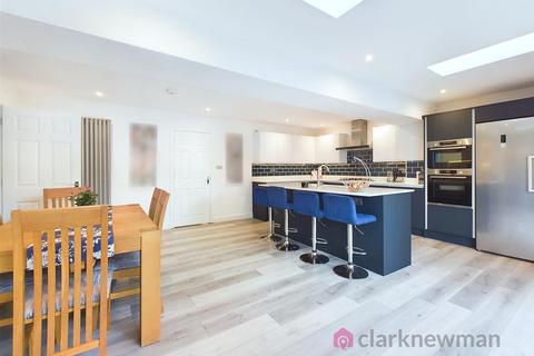 83 Challinor, Church Langley, Harlow, CM17 9XD