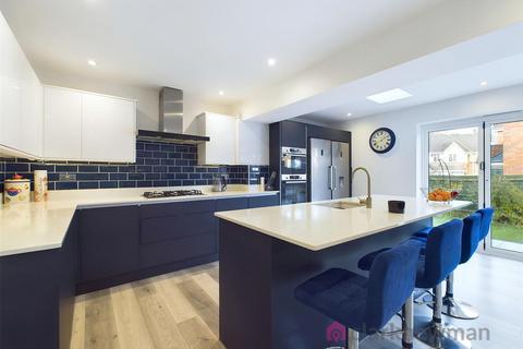 83 Challinor, Church Langley, Harlow, CM17 9XD