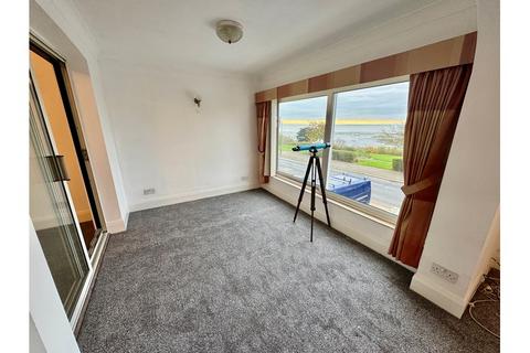 2 bedroom flat to rent, Marine Parade, Leigh-on-Sea, Essex