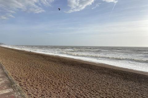 12 Battery Point, Hythe, CT21 5RR
