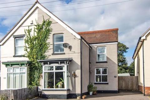 3 bedroom house to rent, Chase Road, Burntwood