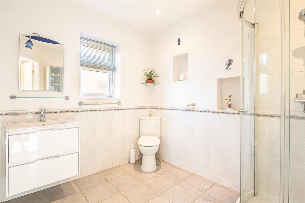 Ensuite to principal