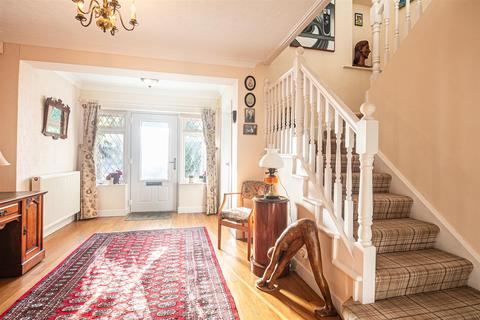 122 Townhead Road, Sheffield, S17 3GB