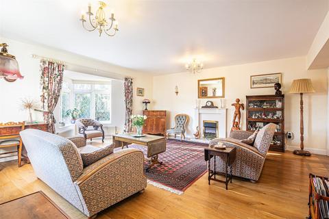 122 Townhead Road, Sheffield, S17 3GB