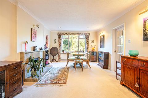 122 Townhead Road, Sheffield, S17 3GB