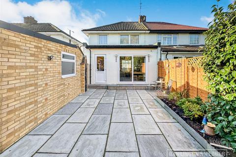 43 Faraday Road, West Molesey, KT8 2TH