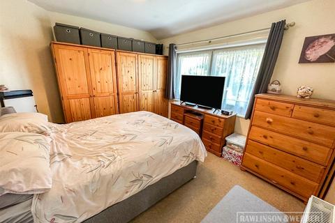 43 Faraday Road, West Molesey, KT8 2TH