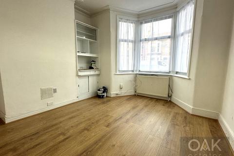 4 bedroom terraced house to rent, Bury Street, London N9