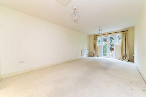 2 bedroom flat to rent, Lovelace Road, Surbiton KT6