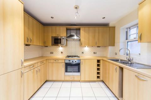 2 bedroom flat to rent, Lovelace Road, Surbiton KT6