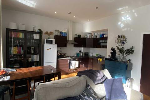 2 bedroom apartment to rent, Upper Richmond Road, London, Putney