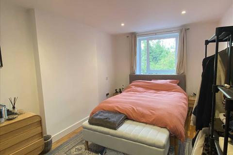 2 bedroom apartment to rent, Upper Richmond Road, London, Putney