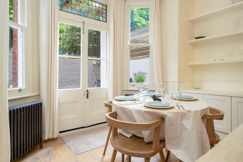 3 bedroom flat for sale, Frognal, London NW3