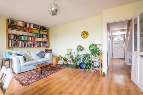 3 bedroom maisonette for sale, Wanley Road, London, SE5