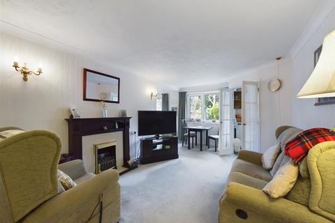 1 bedroom retirement property for sale, Brighton Road, Coulsdon CR5