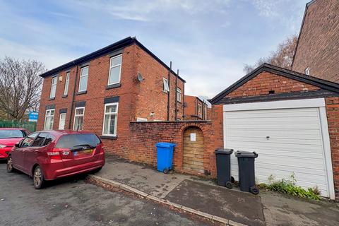 2 bedroom end of terrace house for sale, Bowdon Street, Stockport