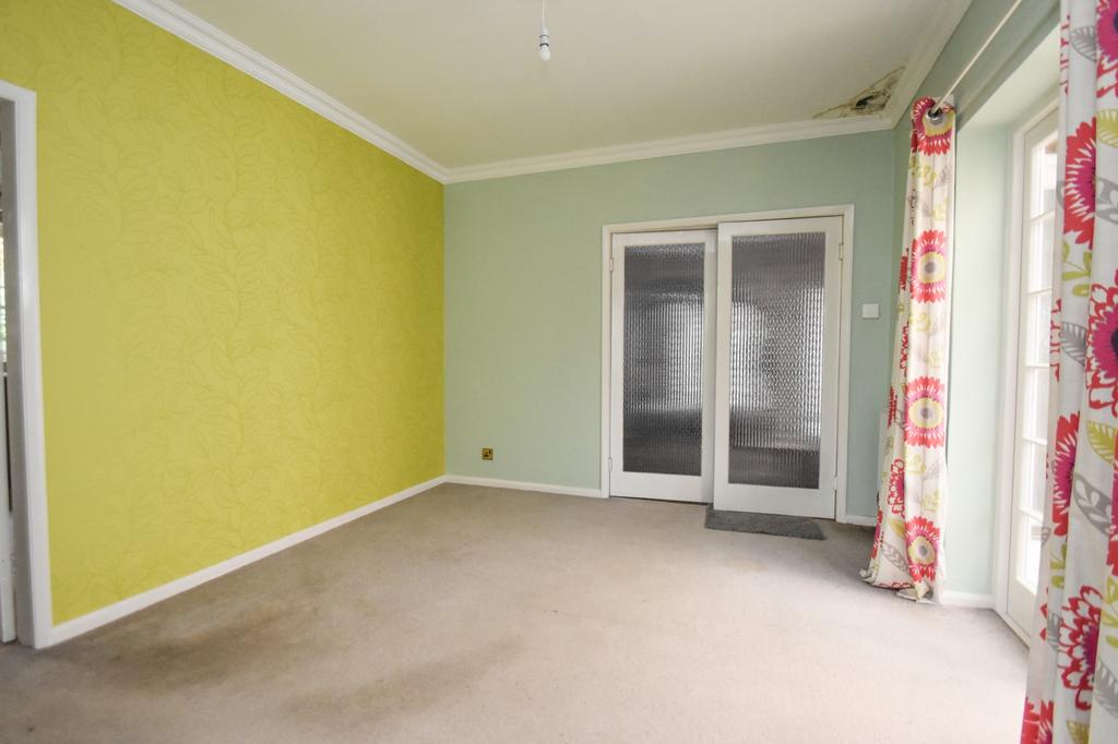 Snug/dining room