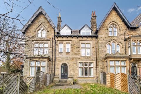 2 bedroom flat for sale, Eton Court, Roseville Avenue, Harrogate, North Yorkshire, HG1