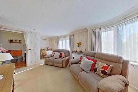 2 bedroom flat for sale, Oakland Court, Herne Bay, CT6 5RL