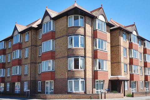 2 bedroom flat for sale, Oakland Court, Herne Bay, CT6 5RL