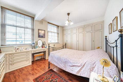 3 bedroom flat for sale, Parkhill Road, Hampstead