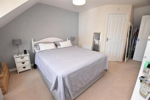 3 bedroom townhouse to rent, Basin Road, Worcester WR5