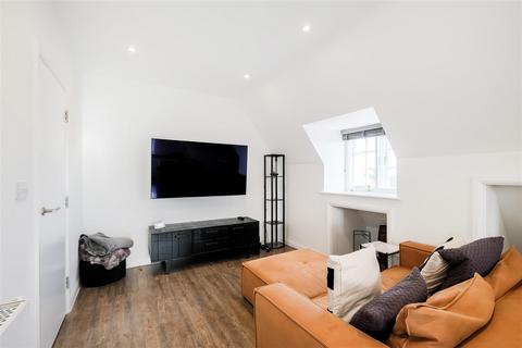 2 bedroom flat for sale, Sovereign House, George Lane, London