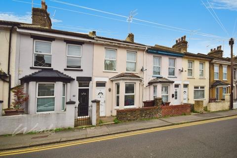 3 bedroom terraced house to rent, Rochester Avenue Rochester ME1