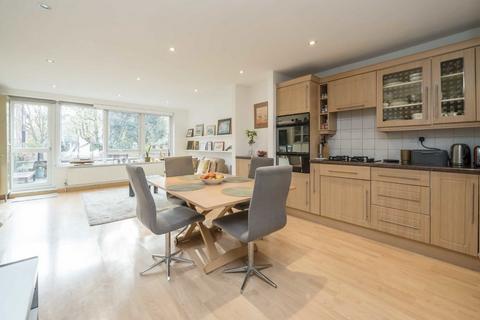 3 bedroom flat for sale, Ollgar Close, London W12