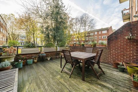 3 bedroom flat for sale, Ollgar Close, London W12