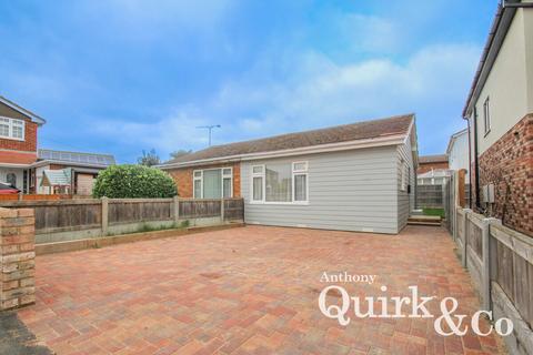 1 bedroom bungalow for sale, Fleetwood Close, Canvey Island, SS8