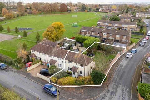 2 bedroom semi-detached house for sale, Bishopstone Road, AYLESBURY HP17