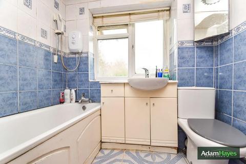 2 bedroom apartment for sale, Martins Walk, London N10