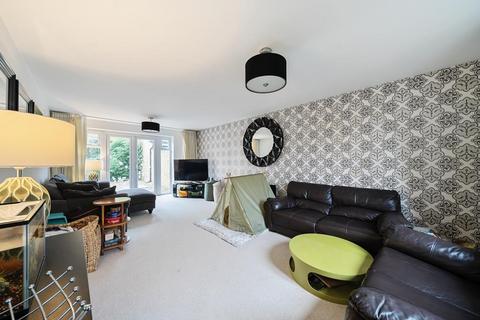 2 Beaney View, Moredon, Swindon, SN2 2FG