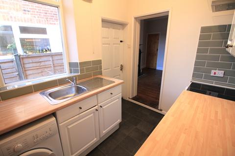 2 bedroom terraced house to rent, Florence Road, Norwich NR1