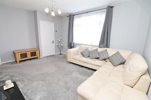 2 bedroom end of terrace house to rent, Grantham Green, Borehamwood