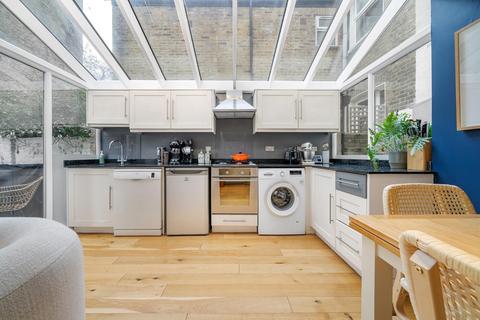 2 bedroom flat for sale, Santley Street, SW4