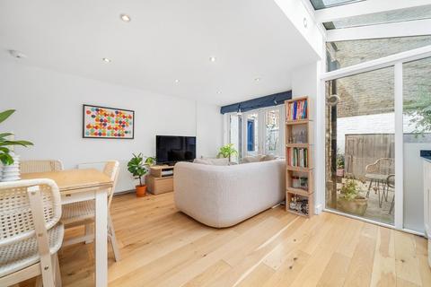 2 bedroom flat for sale, Santley Street, SW4