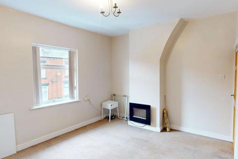 2 bedroom flat to rent, Queensgate, Bolton, BL1