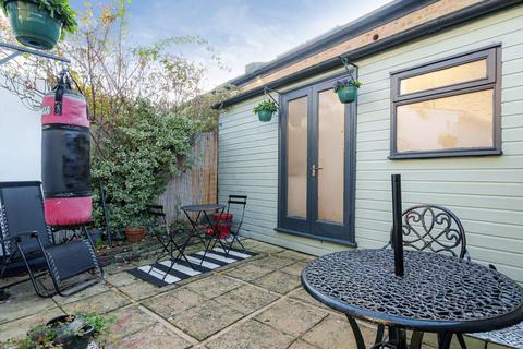 19 Brightfield Road, London, SE12 8QE