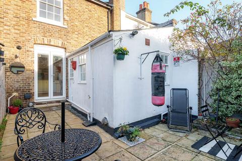 19 Brightfield Road, London, SE12 8QE