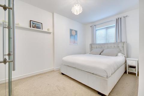 2 bedroom apartment for sale, Abbotts Place, Chelmsford, Essex