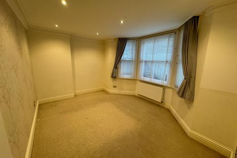 2 bedroom flat to rent, London W9