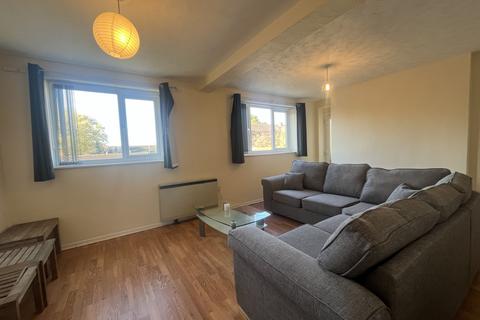 3 bedroom flat to rent, Rosalind Court, Asgard Drive, Salford, M5 4TG