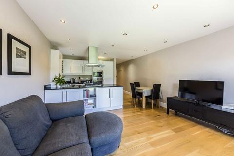 2 bedroom flat to rent, Hamilton Road, London W5