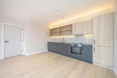 2 bedroom flat to rent, The Mall, London W5